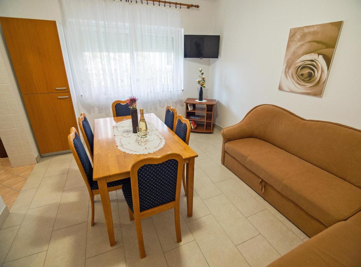 Apartments Bene Banjol Luaran gambar