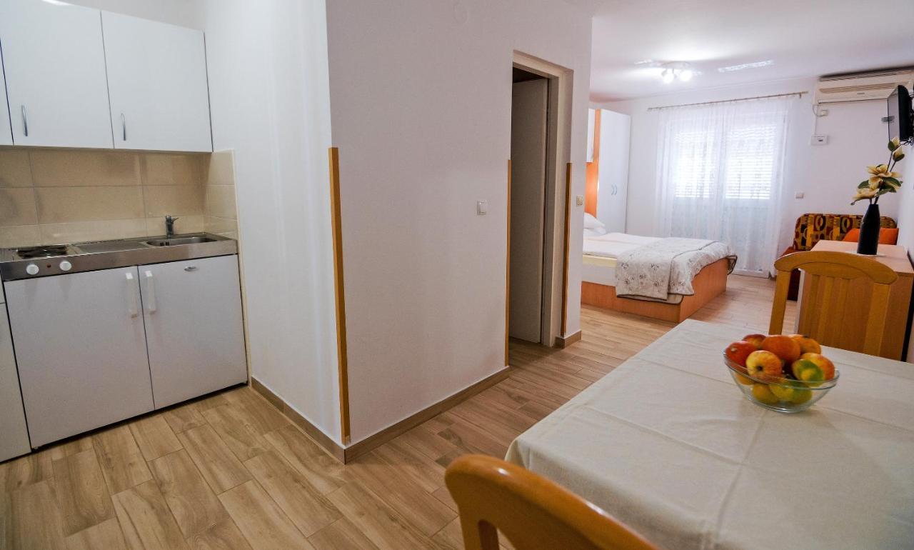Apartments Bene Banjol Luaran gambar
