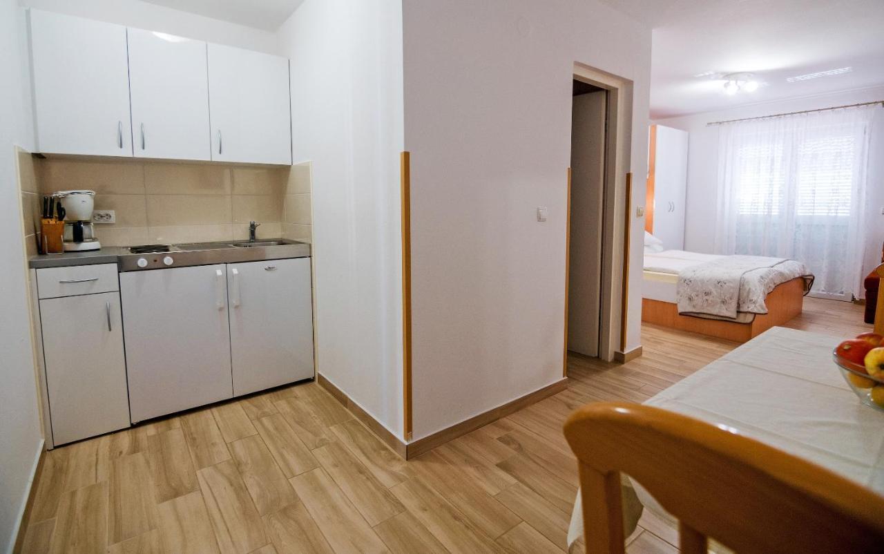 Apartments Bene Banjol Luaran gambar